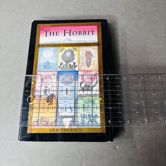 The Hobbit By JRR TOLKIEN Illustrated Paperback Lord Of The Rings Prequel - Picture 5 of 6